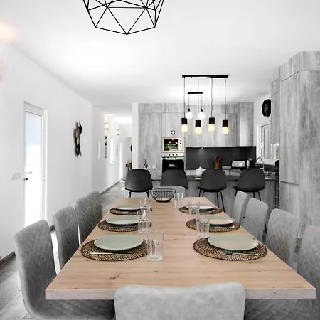 بيت للعطل Flora ألغوز