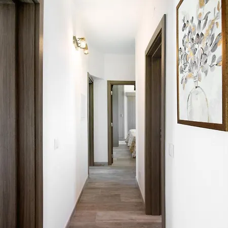 Σπίτι διακοπών Flora Algoz